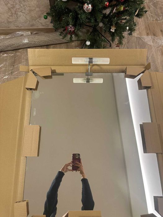 Espelho de Parede com Iluminação Integrada (80x68 cm)