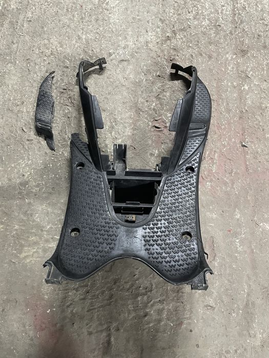 Продам полик Yamaha neos