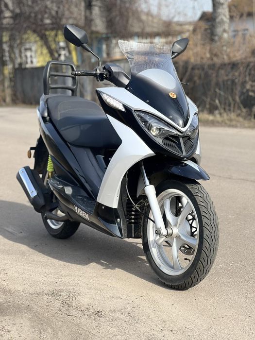 Продам скутер YIBEN YB150T-11