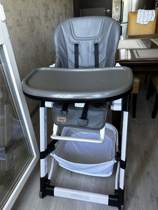 Стульчик для кормления  Carello Apricus