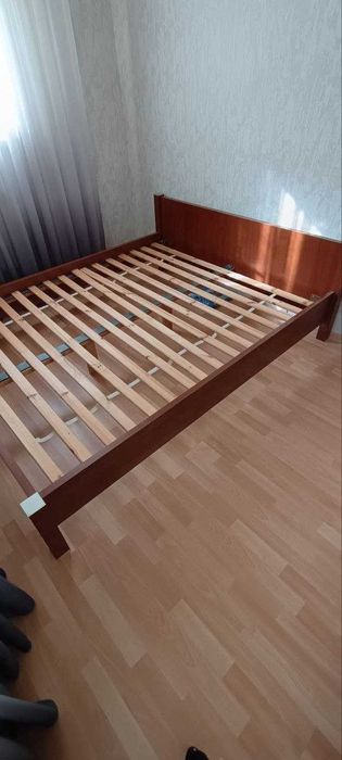 Продам двоспальне Ліжко та матрас