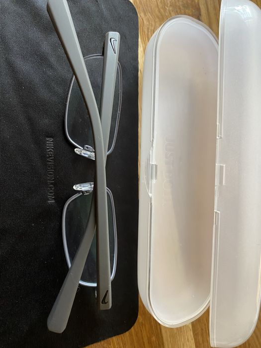 Oprawki NIKE szare model 8161 rozmiar 065 140