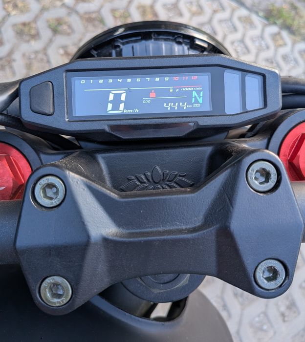 Zipp  scrambler 125  gwarancja do końca sierpnia