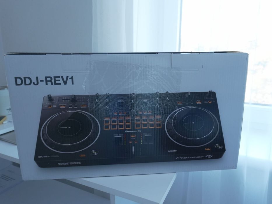 Pioneer DDJ-REV1 / стан нового / 2 тижні з покупки