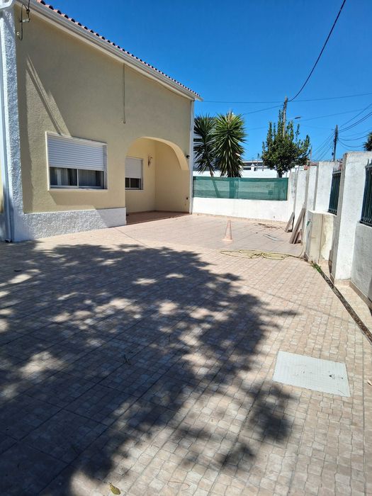 Moradia independente T2 + 2