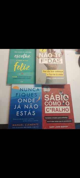 Vende se varios livros , 10 euros cada. 30 na compra de 4. 
Bom estado
