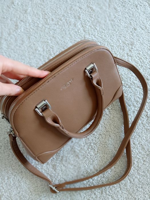 Жіноча  сумочка .