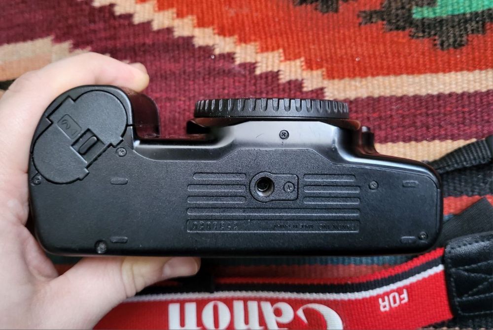 Продам плівковий фотоапарат Canon Rebel 1000f