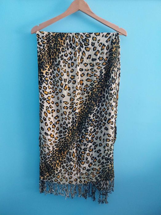 Lenço / Écharpe com padrão de leopardo