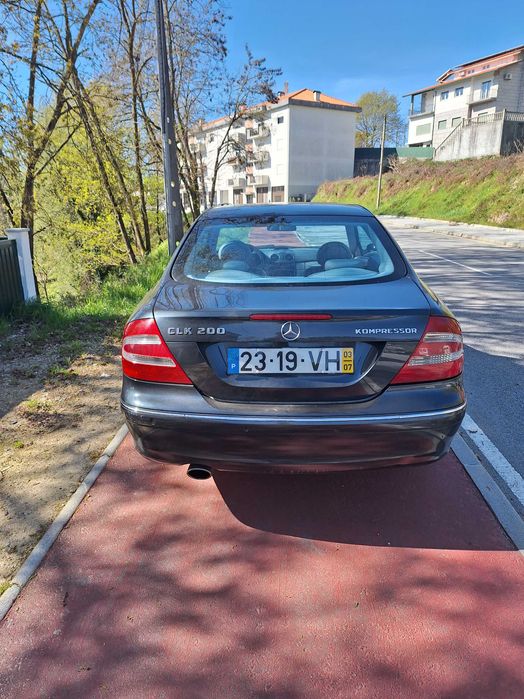 Mercedes CLK200 a gasolina