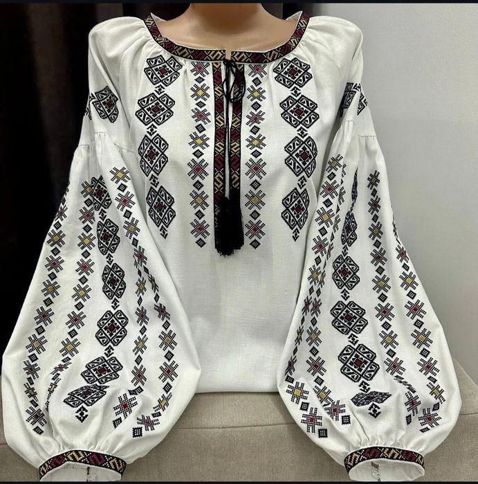 Вишиванки жіночі великий вибір