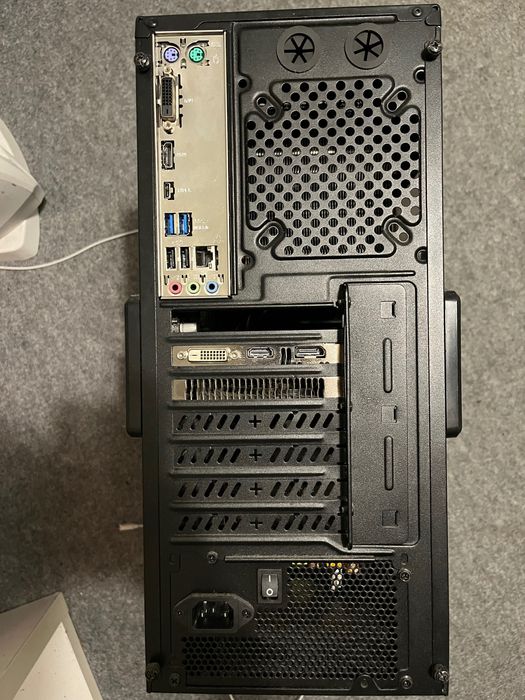 COMPUTADOR torre i5