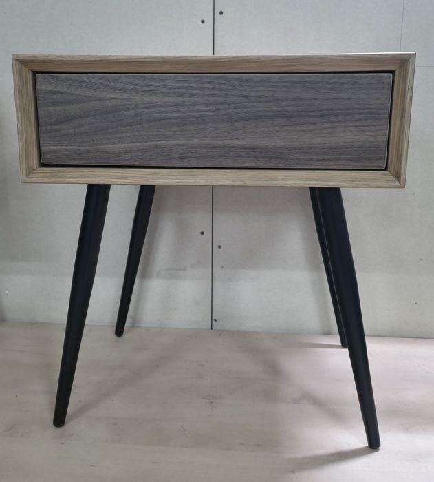 Продам приліжкові тумби 2од.