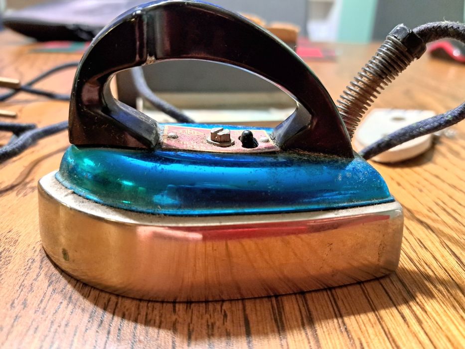 Żelazko turystyczne z 1966 r