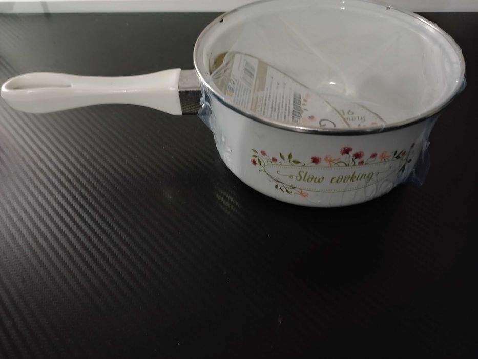 Garnek emaliowany Nowy