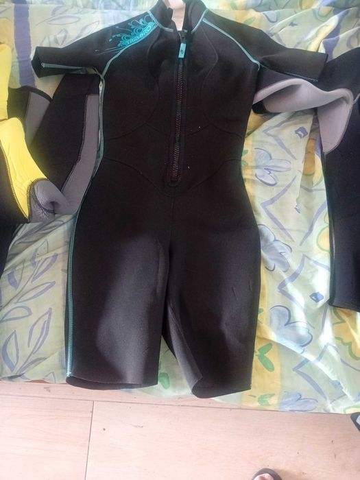 Dois fatos de mergulho xl  umfato de bodyboard