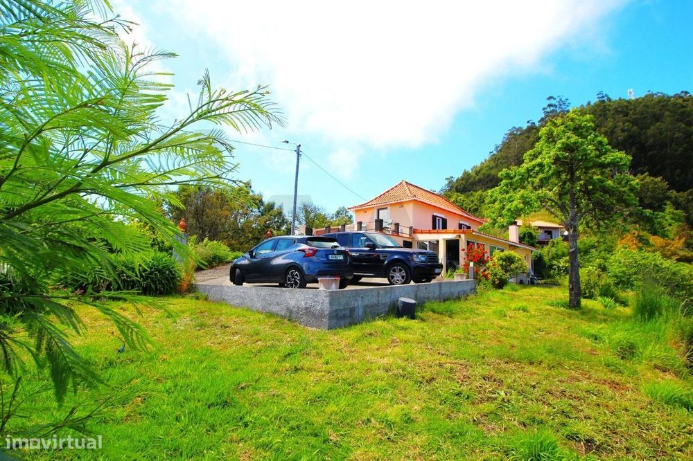 Casa T2 Tradicional, bem conservada, localizada em Gaula, com vista mo