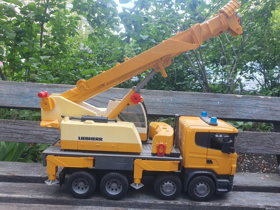 Bruder 03570 Scania кран Liebherr
