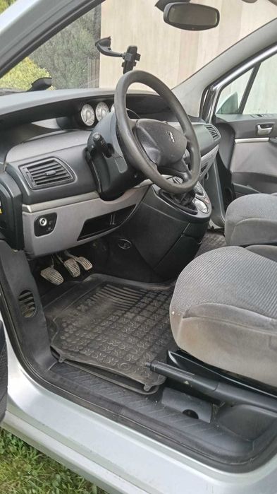 Peugeot 807 2008 photo 4