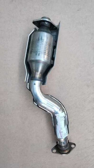 Приемная труба катализатор Ниссан Кашкай Nissan Qashqai 2.0 2006 -