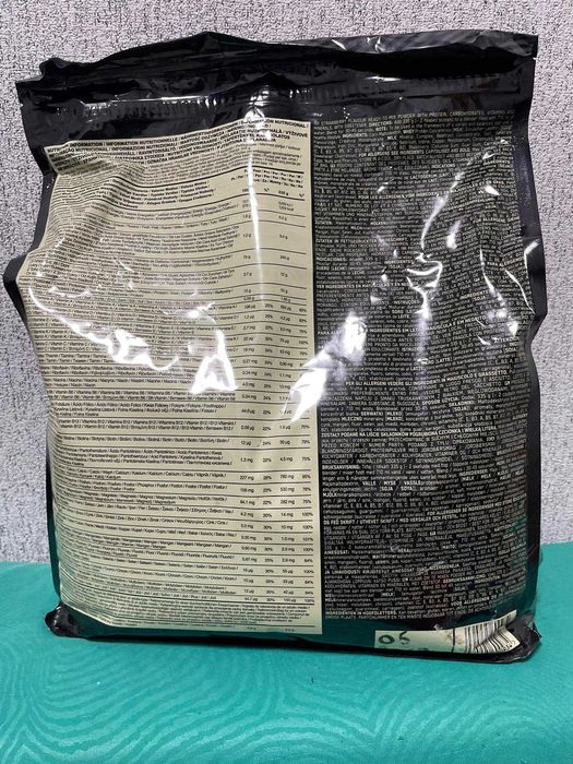 Гейнер Optimum Nutrition Serious Mass. 4,54 кг Полуниця-до 2027 року