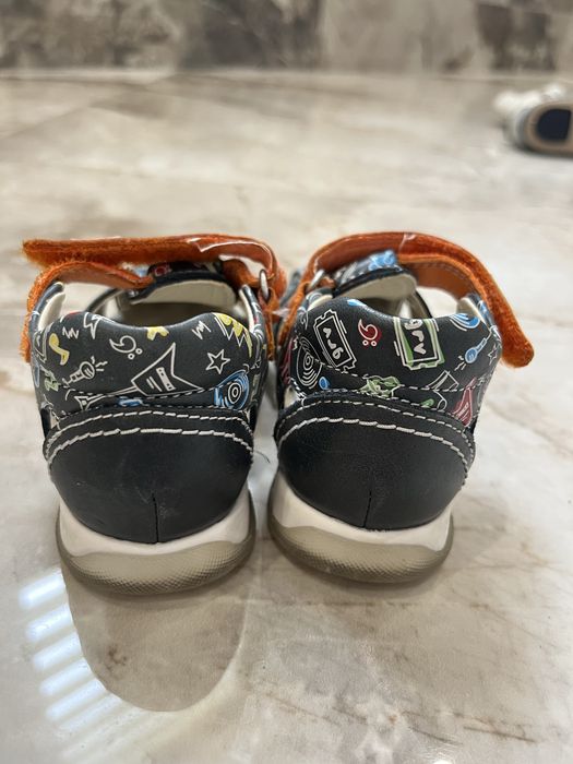 Garvalin босініжки сандалі капці