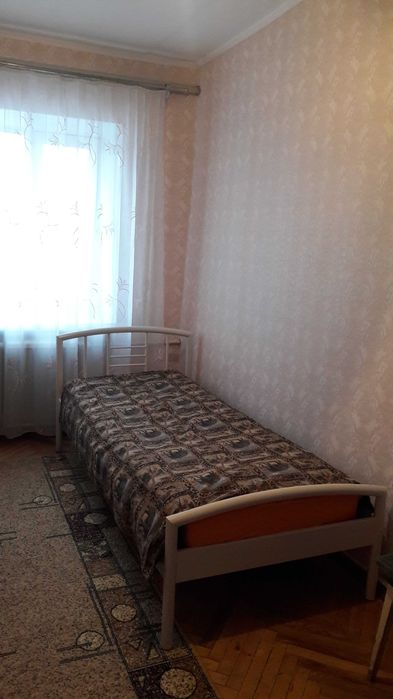 м.Черниговская.Комната под ключ БЕЗ ХОЗЯЕВ  для 1 чел. ул.Лазаревского 2
