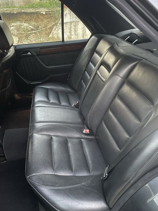 Mercedes W124 320E