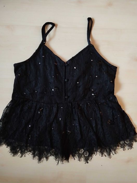 koronkowy crop top z cekinami na ramiączkach xs ażurowy błyszczący