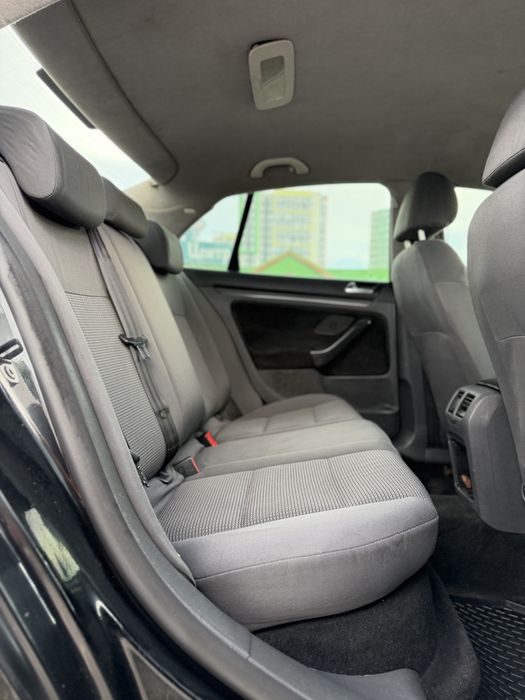 Volskwagen Jetta 1.6 газ. Автомат