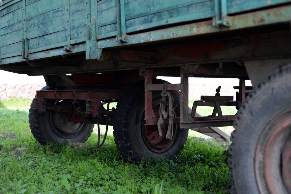 прицеп МАЗ до трактора або грузовика причіп вантажний бортовий на ходу