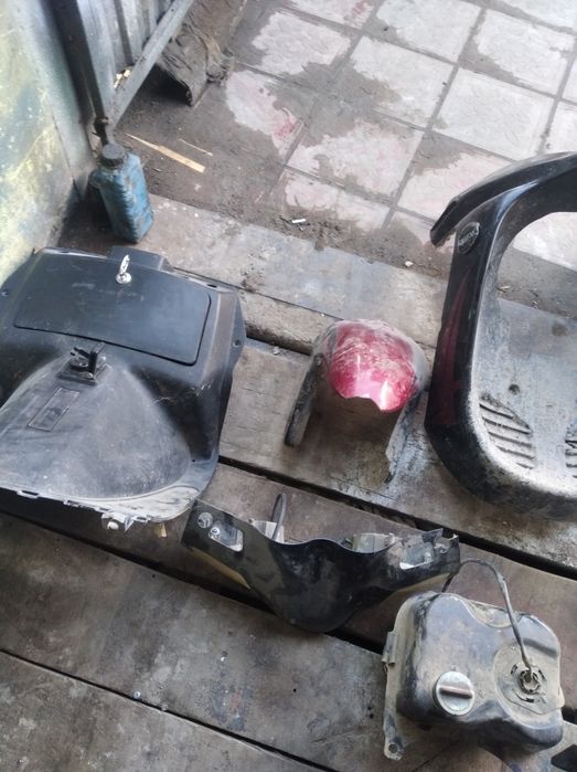 Продам мотор альфа 100кубіків  і є ще мотор від скутера 150тоже звоніт