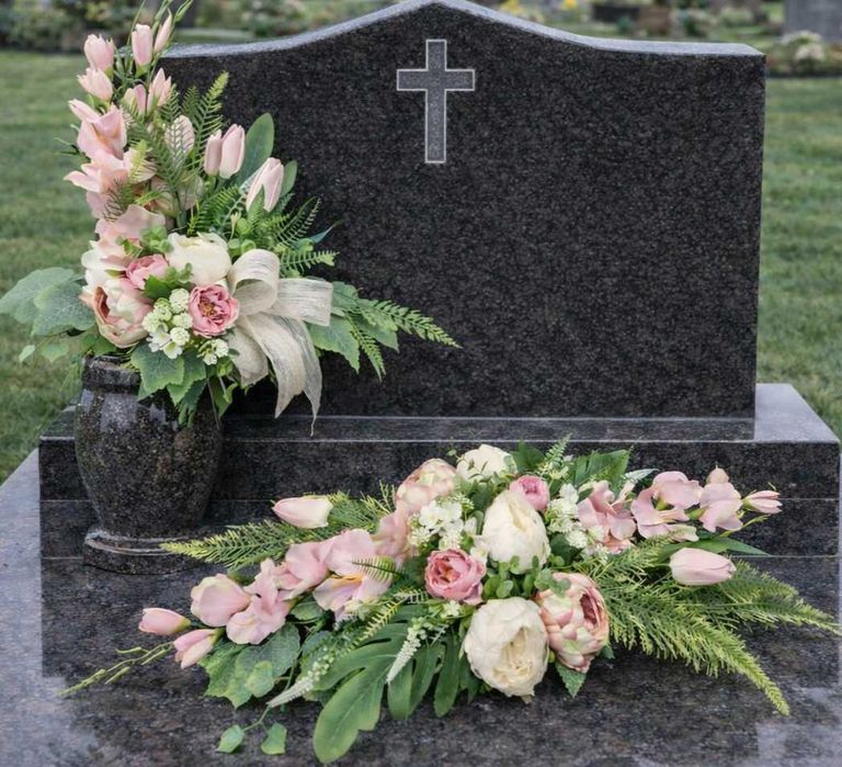 Komplet kompozycji kwiatowych na grób stroik wkład do wazonu W246