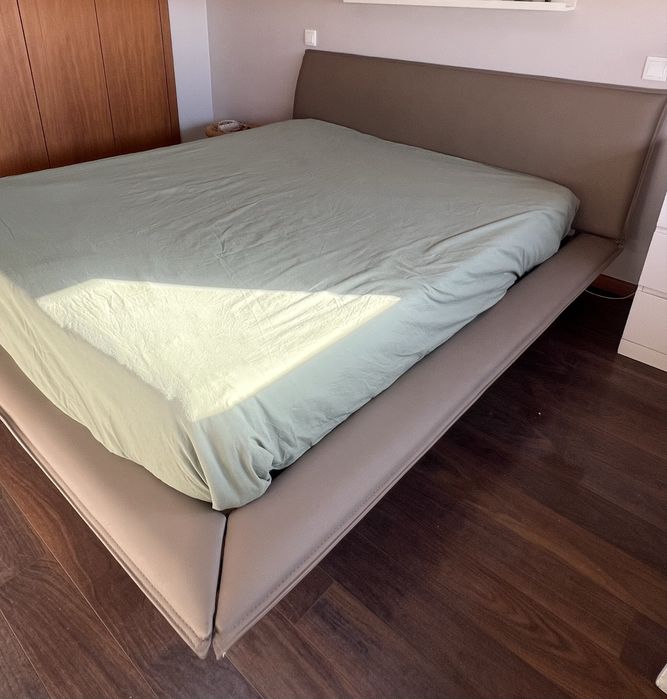 Cama de casal 1.60 x 1.90