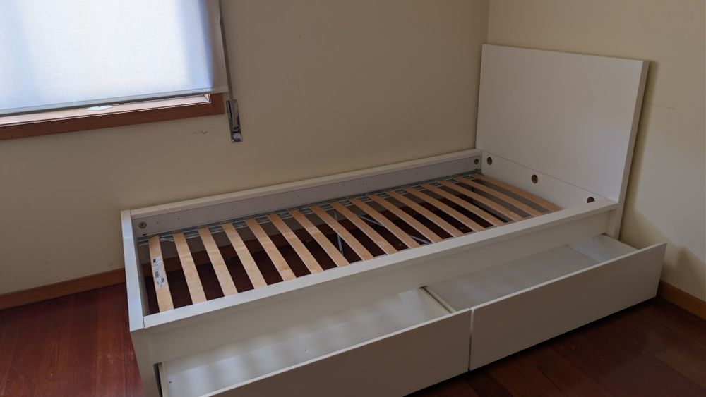 Cama IKEA MALM 90x200 com Estrado e 2 Gavetas de Arrumação