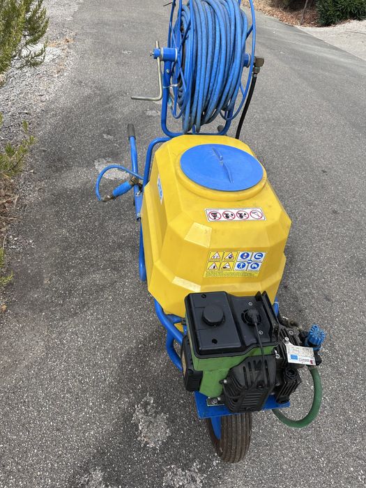 Maquina pulverizadora Sulfatar Motorizada