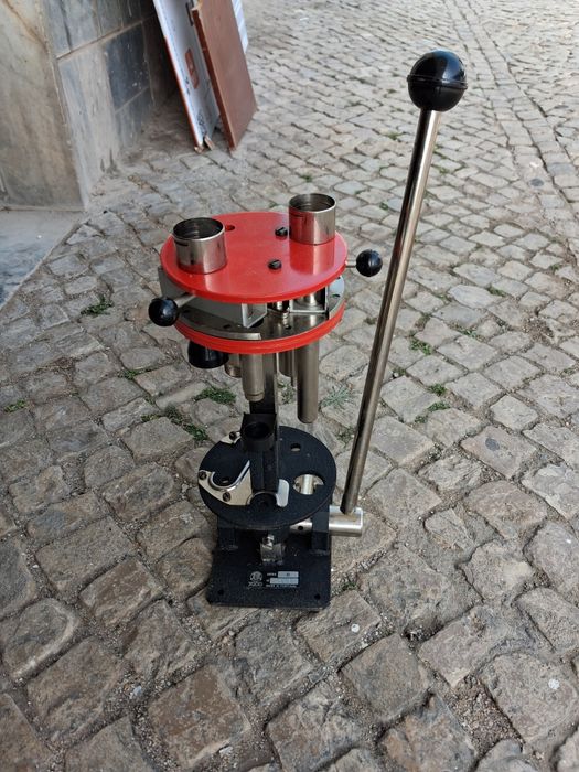 Máquina de carregar cartuchos  calibre 12