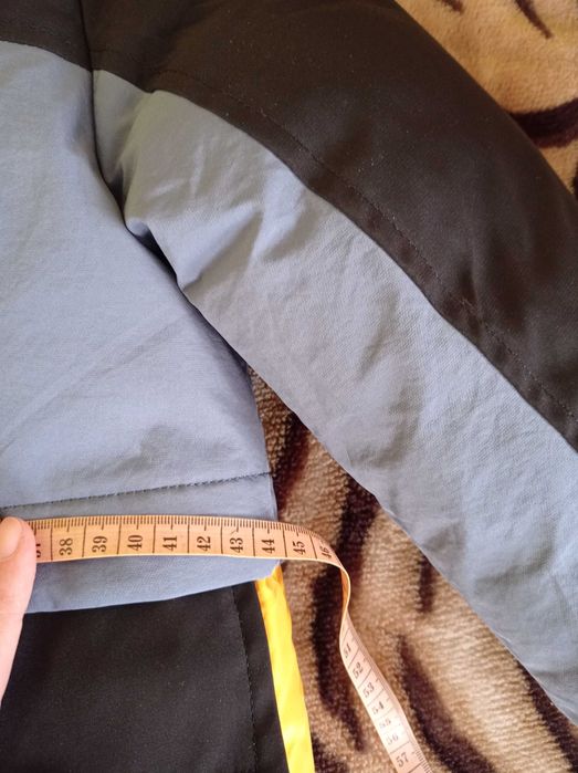 Продам куртку зимову дитячу