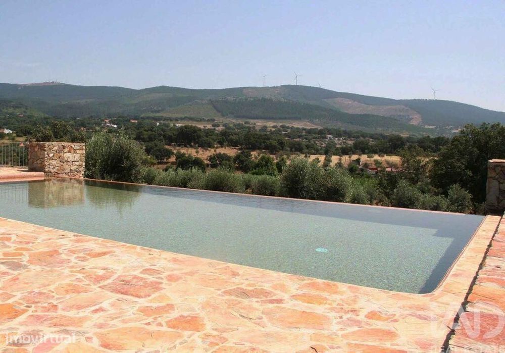 Quinta T5 em Reguengo e São Julião de 581,00 m2