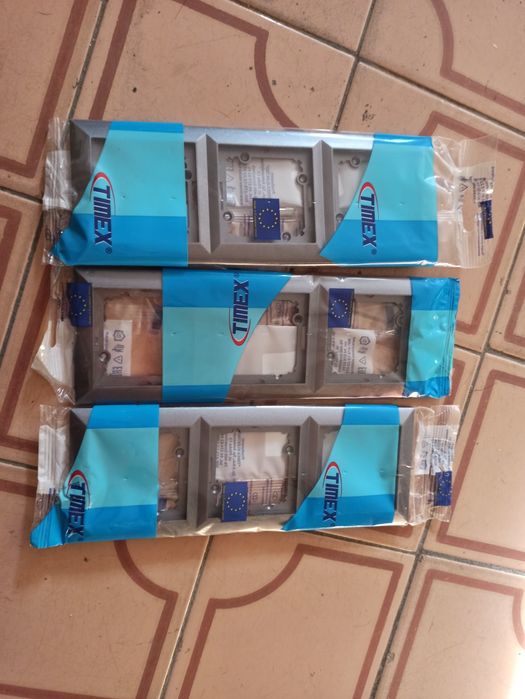 OPAL ramka 3 do gniazda,włącznik, srebrny