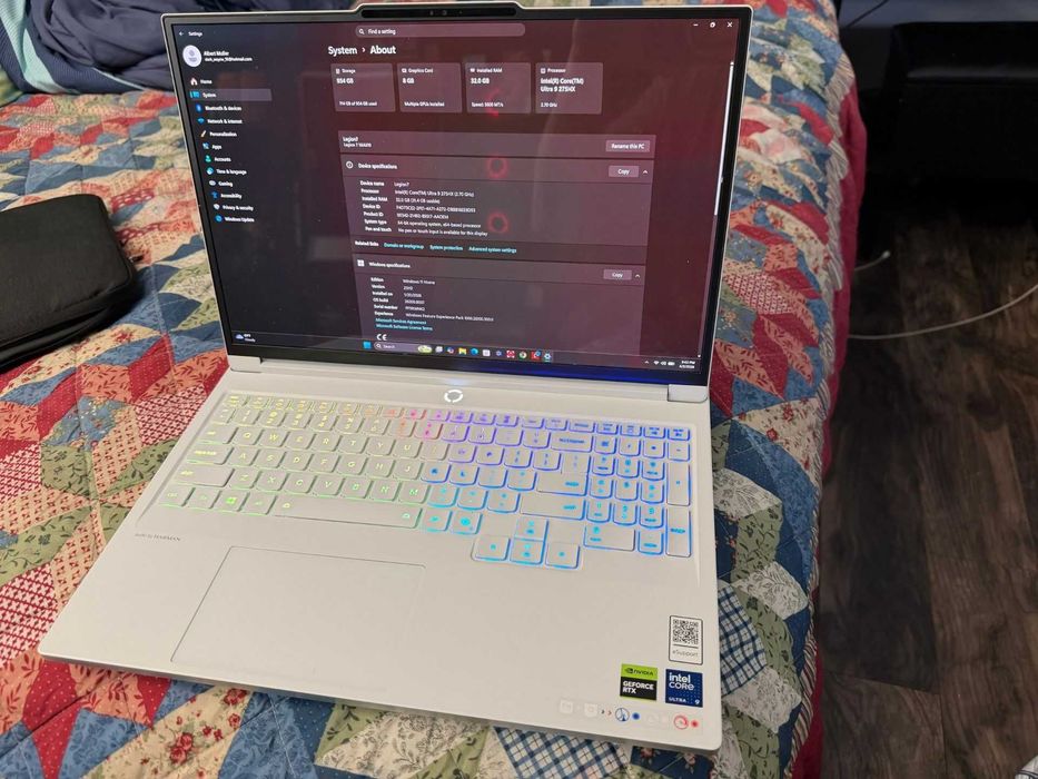 Laptop Gamingowy Lenovo legion 7i - 16 cali ekran OLED Intel Core Ultra 9 275HX 2025 - 32GB RAM - RTX 5070 - 1TB SSD - Gwarancja 8 Miesięcy Paragon