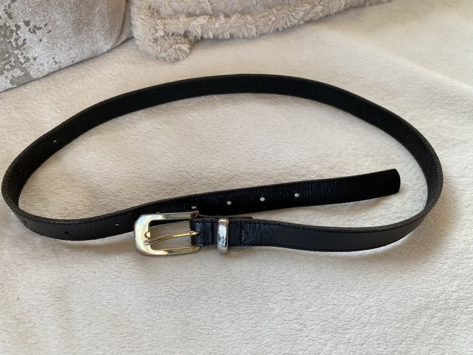 Czarny skórzany pasek 96cm 100 złota klamra cienki damski vintage