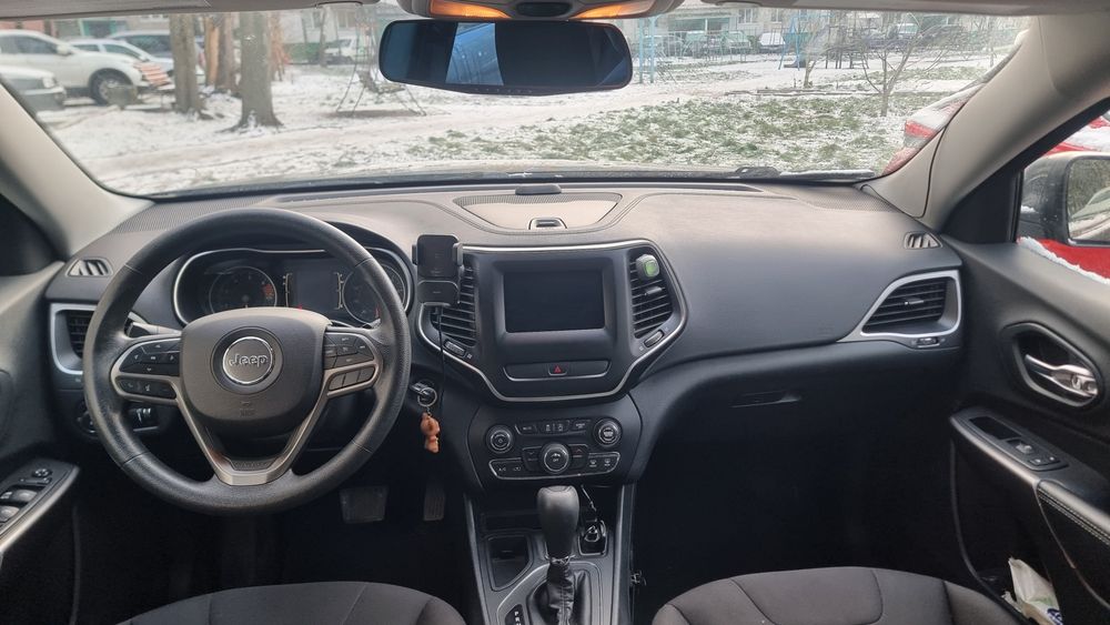 Jeep cherokee 2018 р.