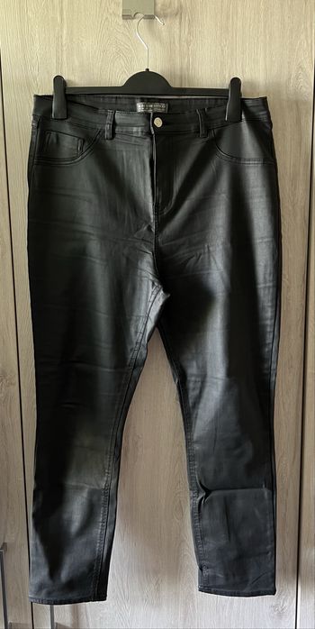 Spodnie eko skóra z guzikiem slim fit rurki 44 primark