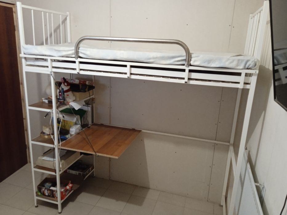 Ліжечко ярусне 3000.З поличками та столиком.