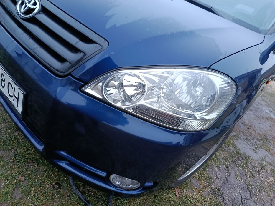 Toyota Avensis Verso 2003 р