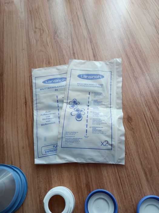 Laktator elektryczny Lansinoh + dodatki