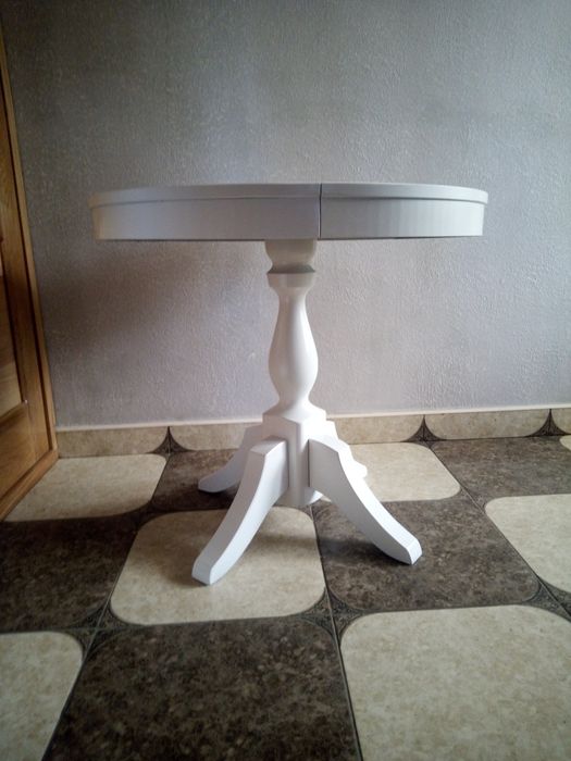 Стіл дерев'яний круглий