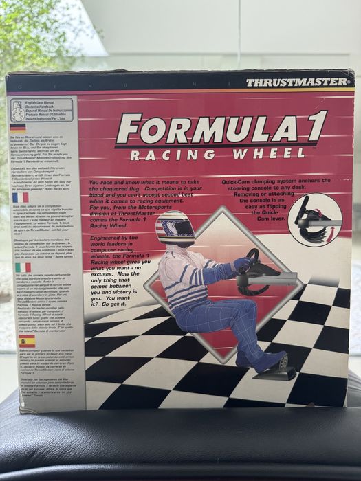 Volante, pedais e manete Thrustmaster