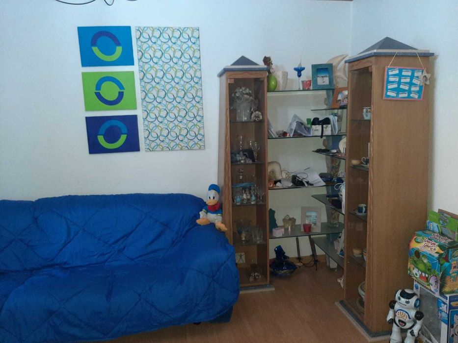 Sofá de Canto 8 lugares + Mesa 4 bancos encaixados. "Bom Negócio"